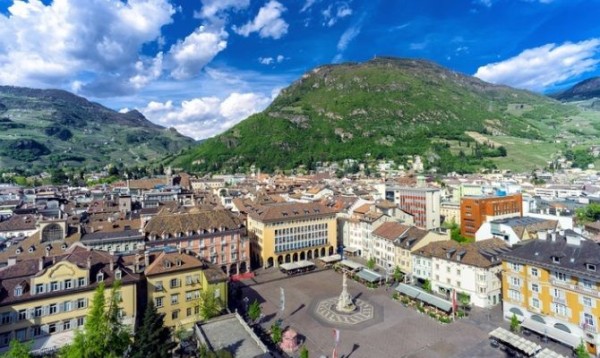 Bolzano y los espectaculares relieves de los Dolomitas