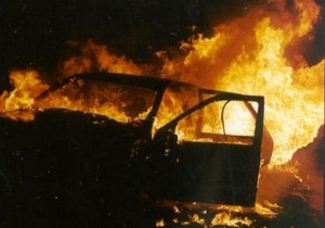 Taranto - Attacco incendiario attività commerciale candidata sindaco