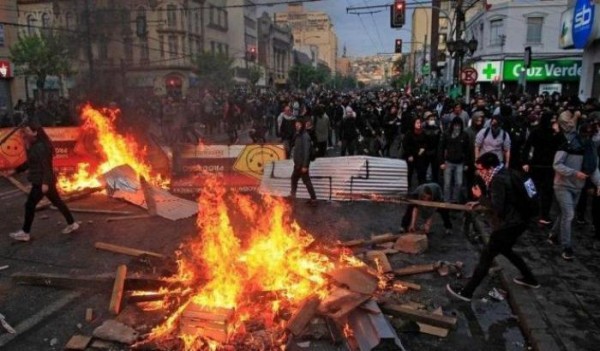 Cile nel caos: rimpasto governo, ancora scontri e violenze