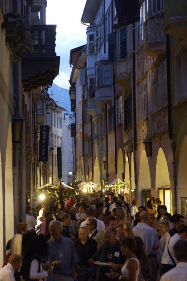 Bolzano - Nella notte di San Lorenzo in alto i Calici di Stelle
