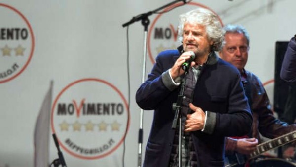 Beppe Grillo: Una giuria popolare per le balle dei media