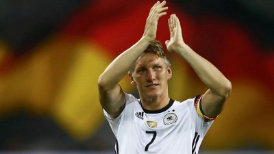 Tearful Schweinsteiger plays final game for Germany
