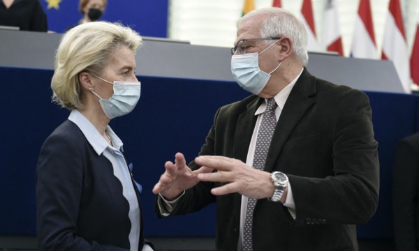 Von der Leyen e Borrell