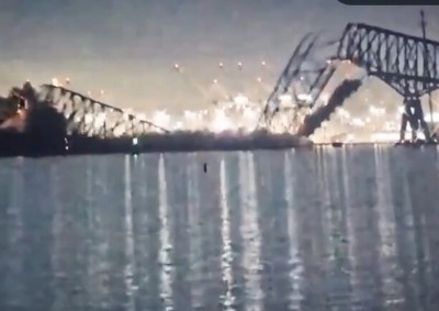 Scontro tra due navi a Baltimora, crolla un ponte, una ventina di persone in acqua