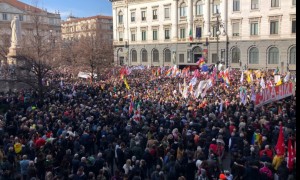 Le famiglie arcobaleno in piazza a Milano. Schlein: &quot;Pronta una legge in Parlamento&quot;