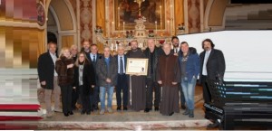 Emozioni per il “miglior presepista” Padre Rosario. Premio Monsignor Grottoli a Matteo Schinaia