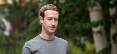 Cambridge Analytica, Londra e Washington convocano Mark Zuckerberg