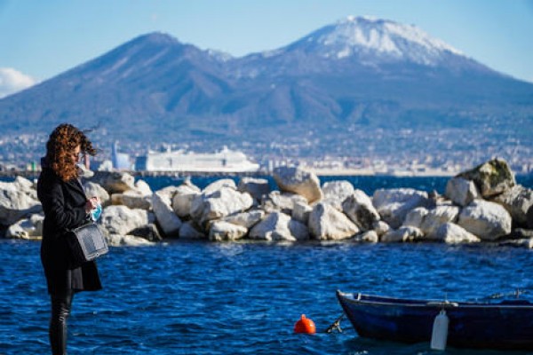 Neve sul Vesuvio, temperature in ulteriore calo. Cambia tutto, basta freddo