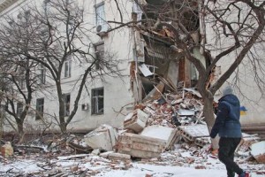 Gli effetti di un raid russo su Kherson