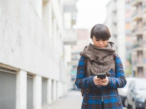 Semafori a terra per chi ha occhi solo per lo smartphone