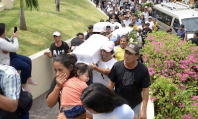 Corteo funebre in Ecuador 