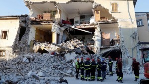 Death toll from Italy&#039;s earthquake tops 290
