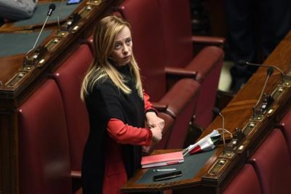 Meloni a Conte: &quot;A forza di frequentare Xi crede di avere stessi poteri&quot;