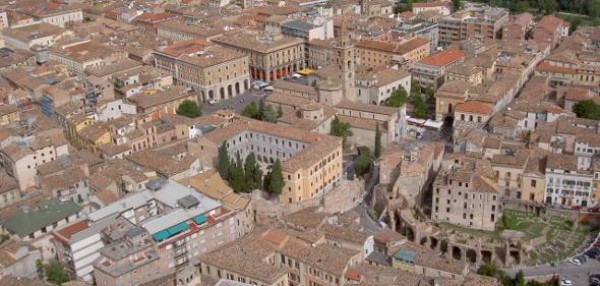 Teramo, maravillosa ciudad de los Abruzos  Ciudades artísticas de Italia