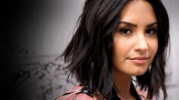 Cantante Demi Lovato abandona el hospital
