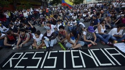 Venezuela sull&#039;orlo del baratro il 16 luglio plebiscito 3 Sì contro Maduro si vota anche in Italia