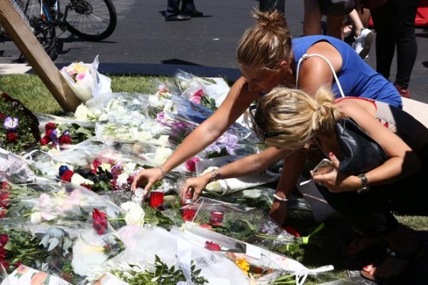 Francia: 84 morti nell’attentato di Nizza, dieci sono bambini e adolescenti