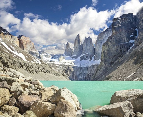 Detenida turista italiana por rayado Torres del Paine Mujer pidió disculpas por graffiti hecho con pintura lavable