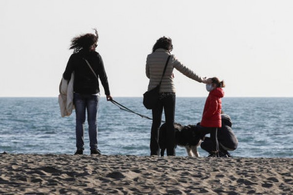 Propuesta italiana para &quot;playas seguras&quot;. Cómo disfrutar el mar sin arriesgarse a los contagios de Covid