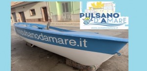 Pulsano (Taranto) -  Una barchetta spartitraffico messa da una associazione