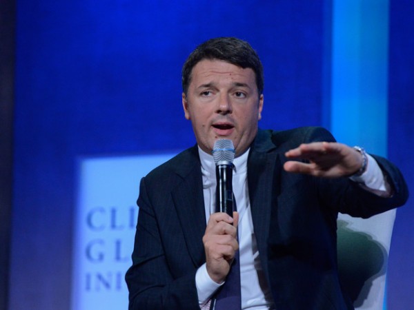 Migranti, Renzi: &quot;Ue apra porte o veto su bilancio&quot;