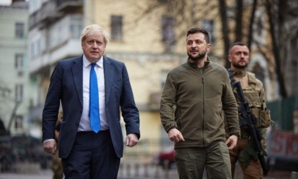 Boris Johnson è tornato a visitare Kiev. Zelensky: &quot;È stato un incontro concreto e sincero&quot;