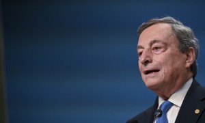 Oggi e giovedì Draghi incontrerà Macron a Parigi