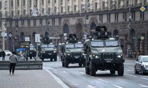 Mezzi dell&#039;esercito ucraino nel centro di Kiev