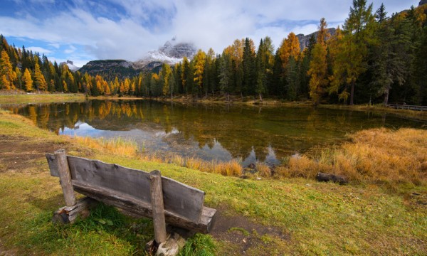 Il Lago D&#039;Antorno alle pendici delle Tre Cime di Lavaredo, Dolomiti, in ottobre