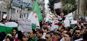 Algeri in piazza contro Bouteflika