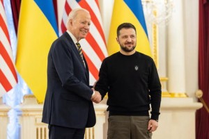 Joe Biden, junto a Volodimir Zelensky, en Kiev 