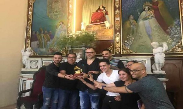 Guaco entregó su nuevo gramófono a la virgen de la Divina Pastora