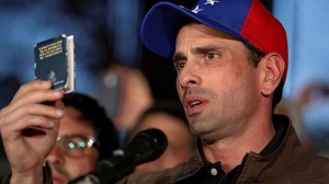 Venezuela, interdetto per 15 anni dalla politica l&#039;esponente dell&#039;opposizione Capriles e gli bruciano gli uffici