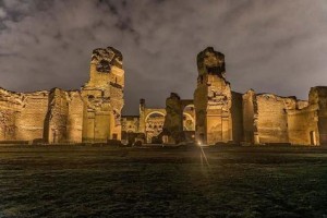 Visita nocturna a las Termas de Caracalla 