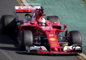 Formula 1, trionfo Ferrari: Vettel vince il Gp d’Australia e batte le Mercedes