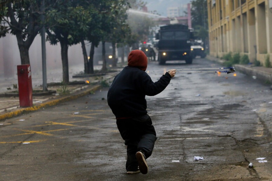 Scontri in Cile alla marcia per commemorare vittime di Pinochet