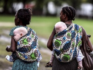 Gli albini della Tanzania si difendono a suon di musica. E magari funziona