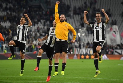 Champions, super Buffon e gol Cuadrado salvano la Juventus a Lione 0:1