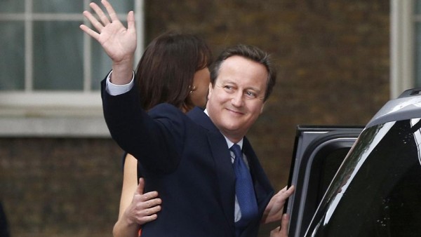 Cameron esce dalla scena politica: si dimette anche da deputato