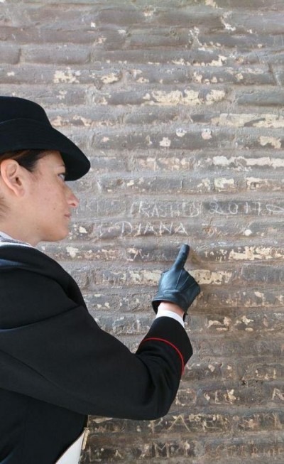 Ecuatoriano vandaliza el Coliseo