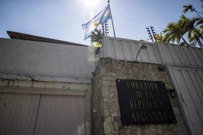 Venezuela, liberi i 5 oppositori nell&#039;ambasciata argentina. In una  operazione congiunta Usa e Italia
