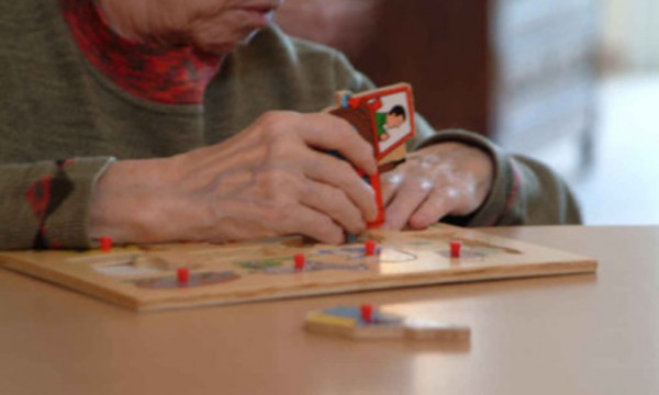 Il lockdown ha peggiorato i disturbi dei malati di Alzheimer