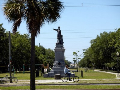 New Orleans abbatte le statue ricordo del sud razzista