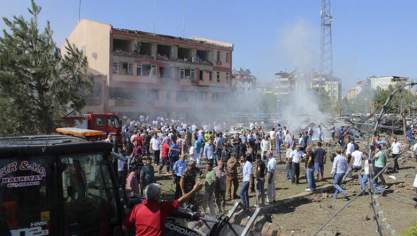 Turchia: tre attentati fanno almeno 12 morti e centinaia di feriti