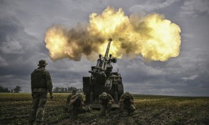 Macron: &quot;Kiev e Mosca negozino, la Ue darà garanzie&quot;. Xi a Putin: &quot;Le parti trovino un accordo&quot;. Draghi, Macron e Scholz verso Kiev.