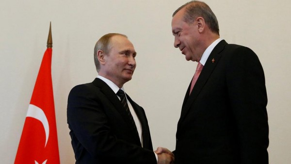 Rusia y Turquía sellan en San Petersburgo la normalización de sus relaciones bilaterales