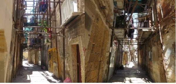 Taranto - Città Vecchia aprire un grande cantiere di restauro per ripetere l&#039;esperienza virtuosa dei Sassi di Matera