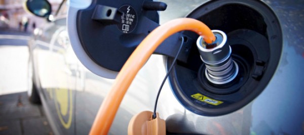 Il (discusso) futuro dei veicoli elettrici è più vicino ma divide. E l&#039;Italia è ancora indietro