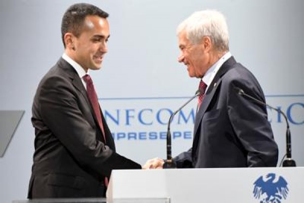 Di Maio: &quot;L&#039;Iva non aumenterà&quot;