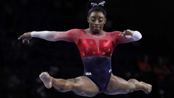 Simone Biles agiganta su leyenda